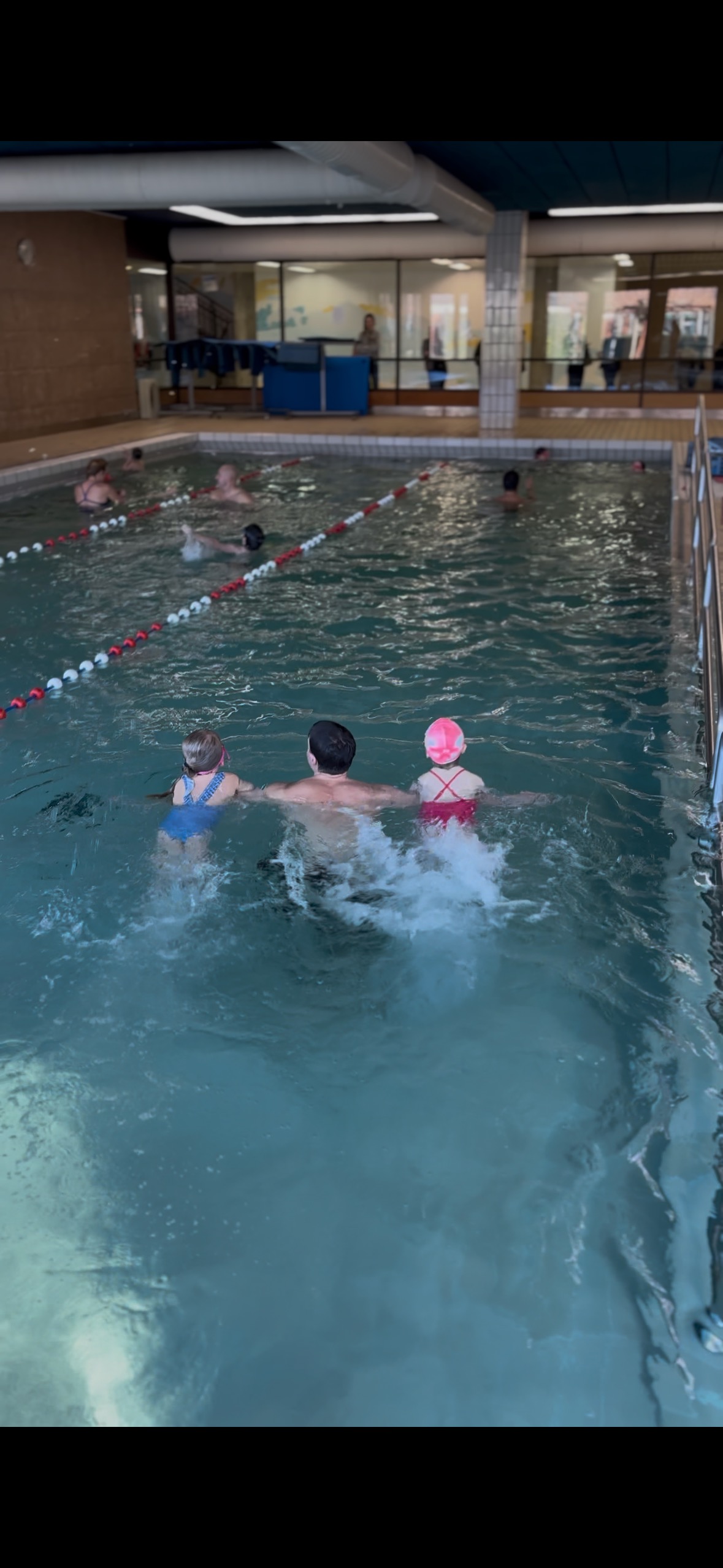 Se déplacer avec son moniteur de natation